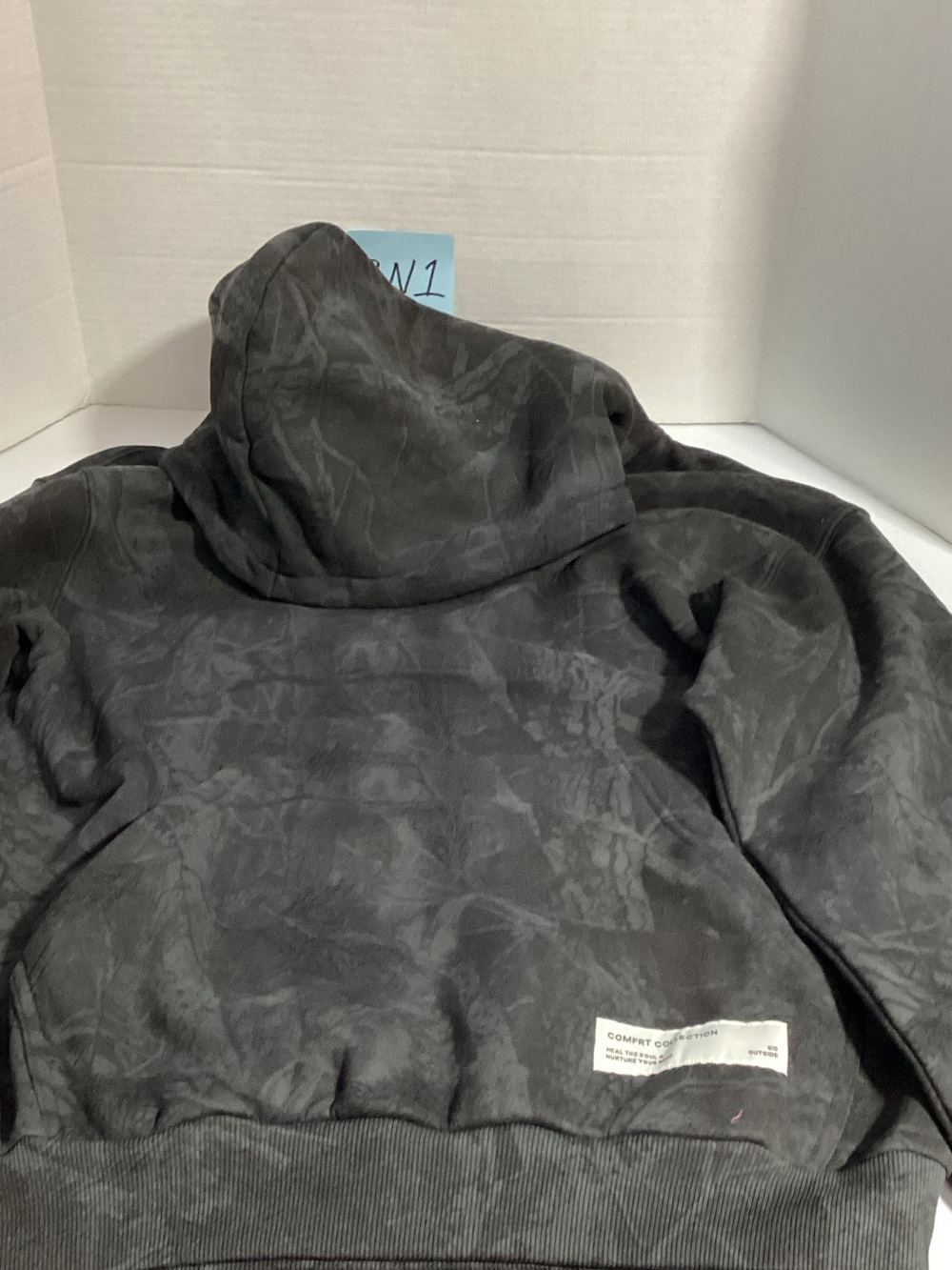 Comfrt Men's Black Tonal Pattern Hooded Pullover Sweatshirt